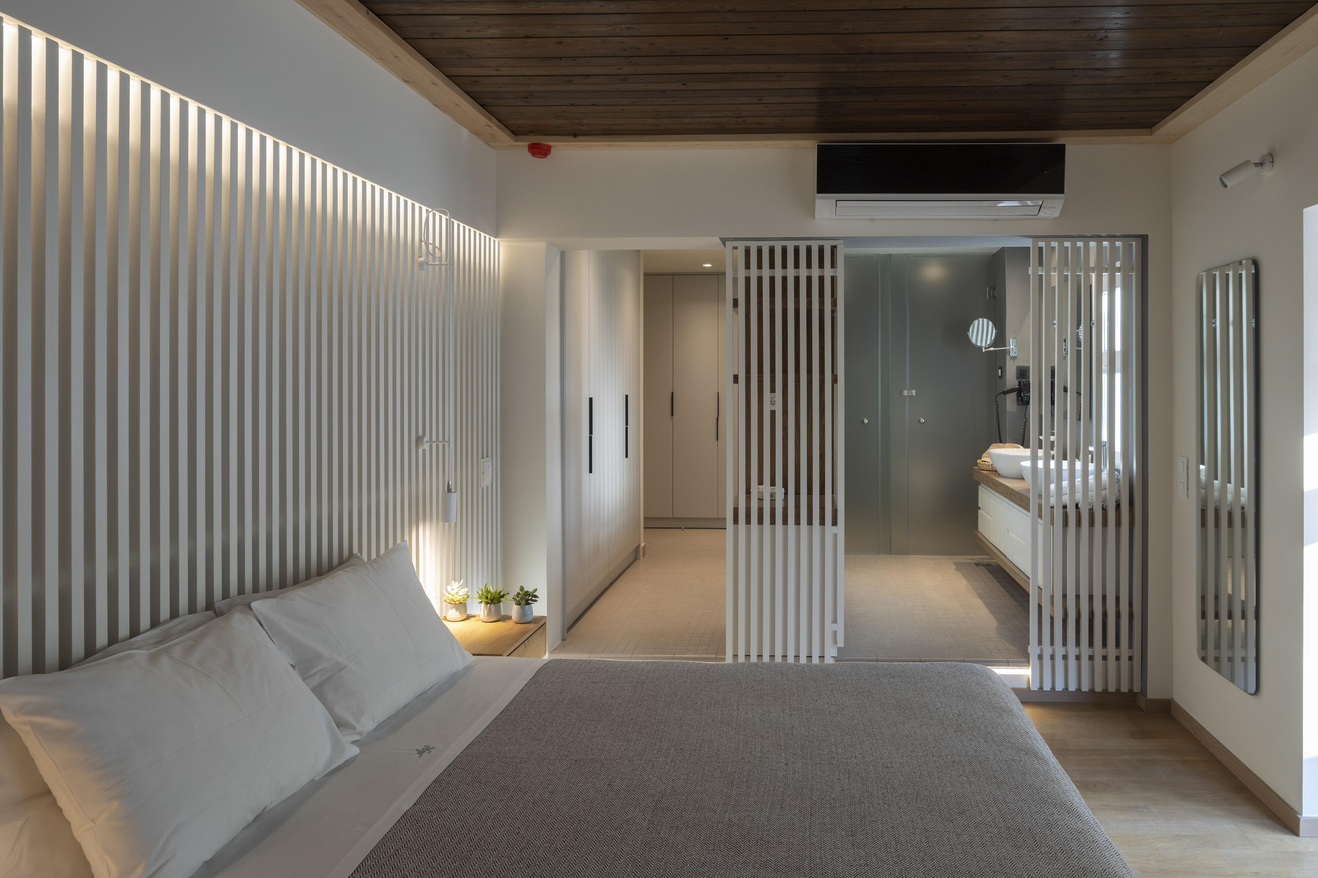 Atrium 4*