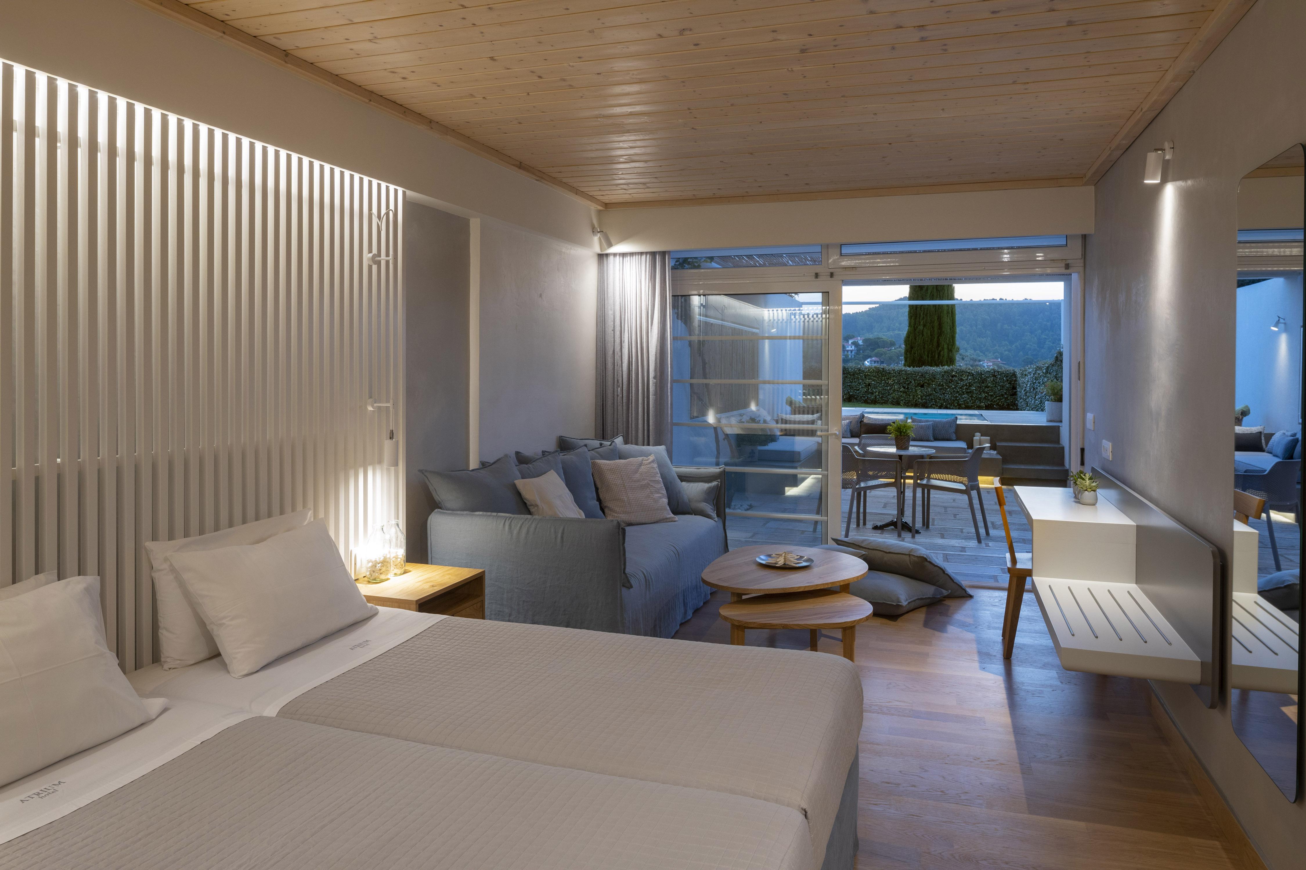 Atrium Hotel 4*