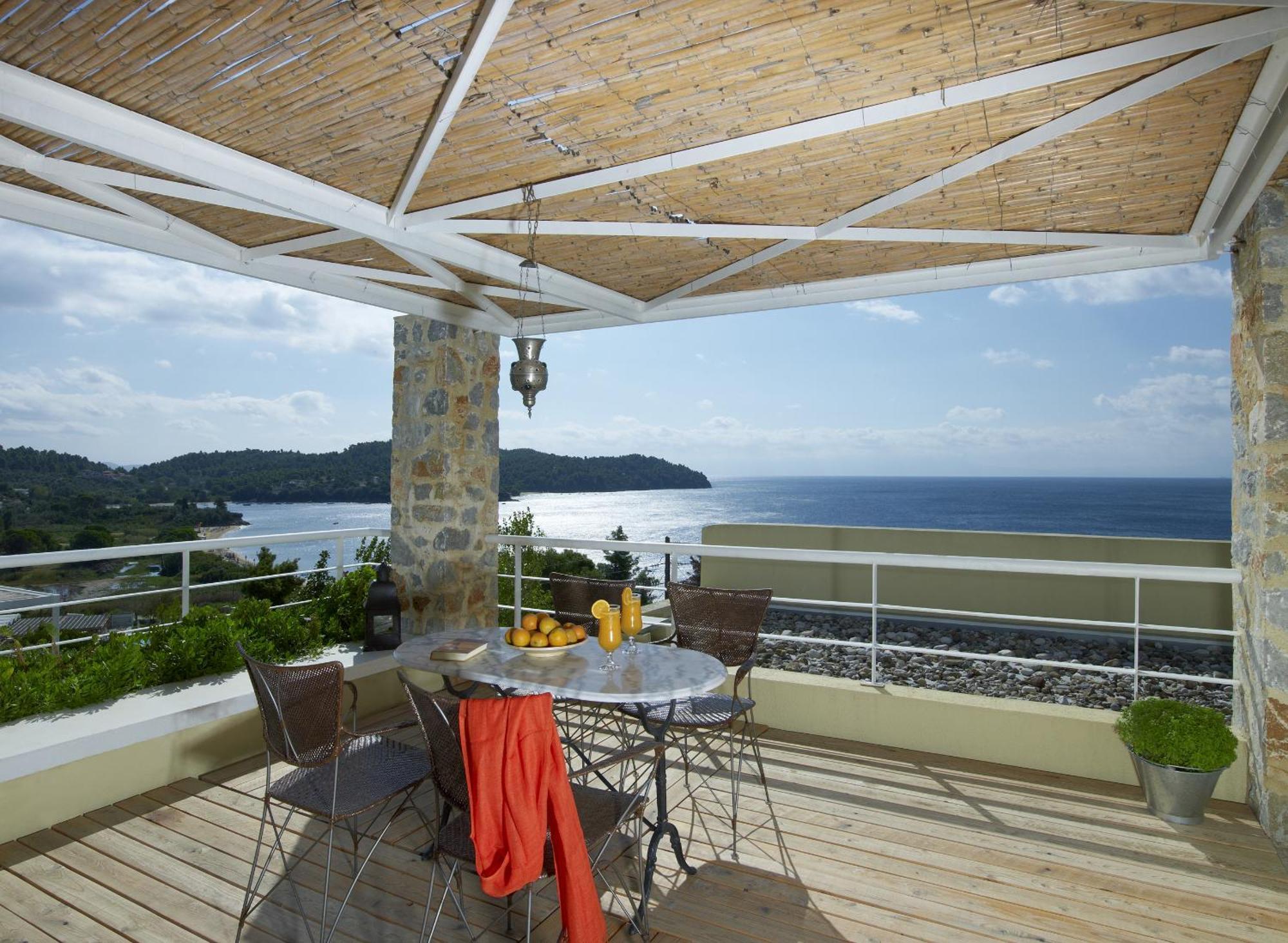 Atrium Hotel 4*