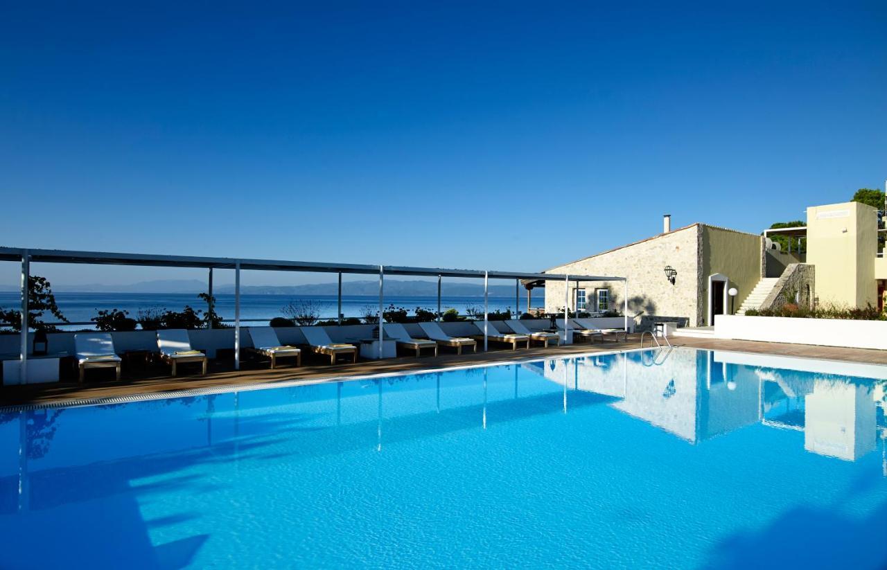 Atrium 4*